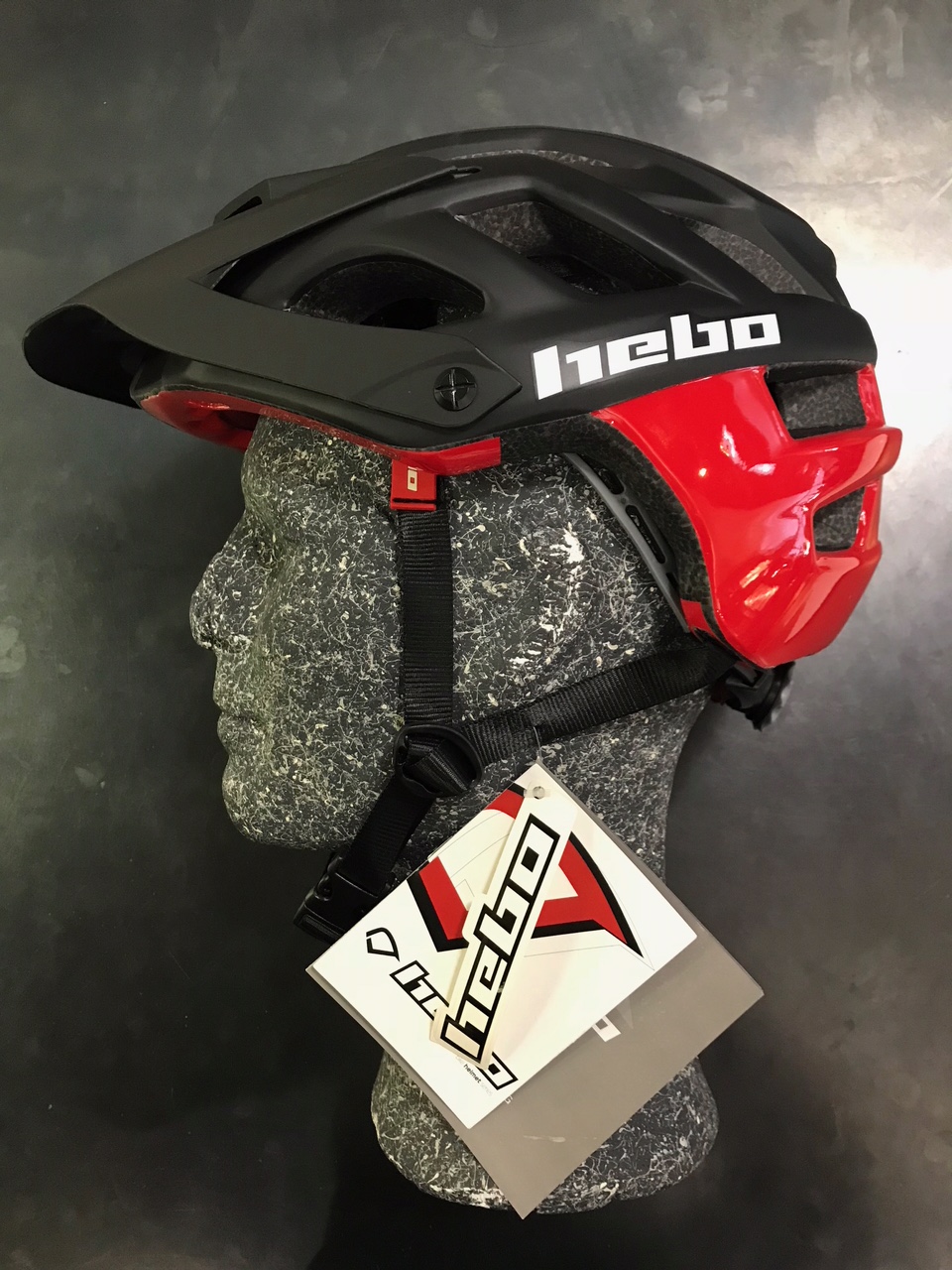 Casco Crank  NUOVO!!! LEGGERISSIMO E CONFORTEVOLE